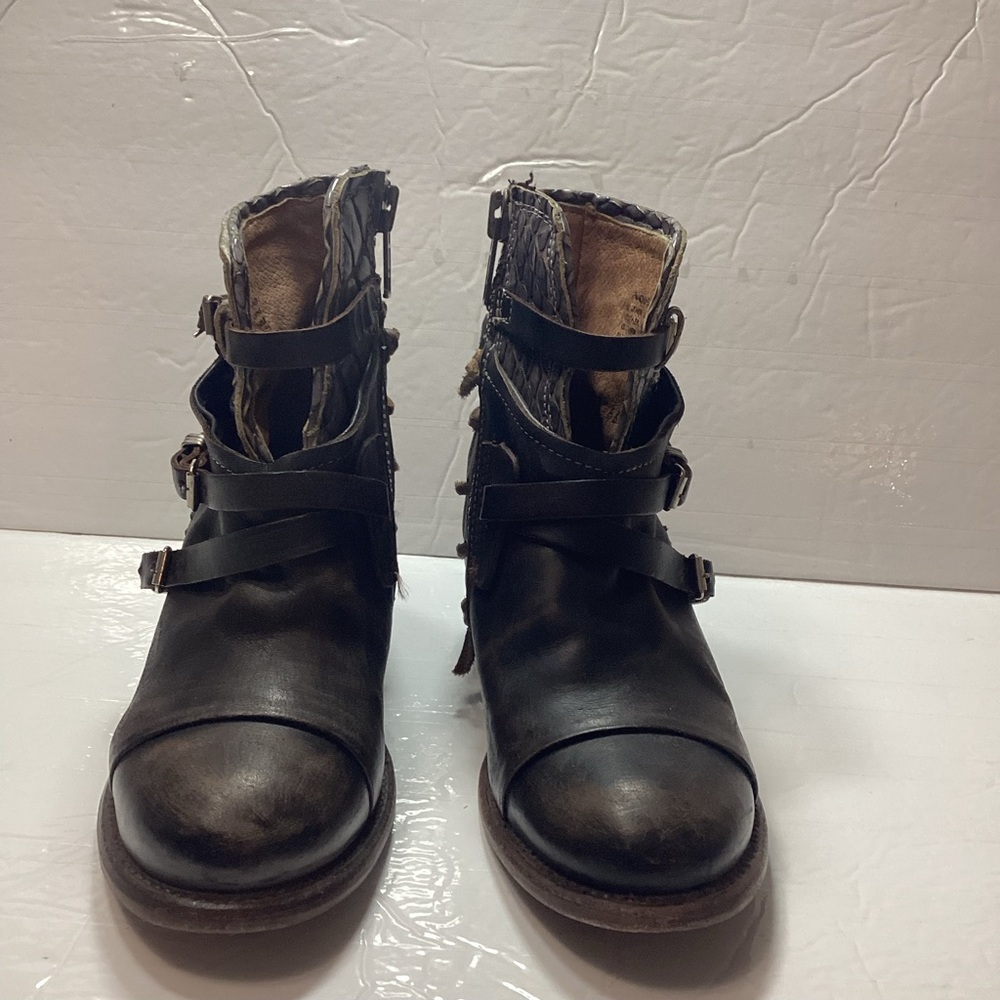 Freebird crue women’s booties Size 8